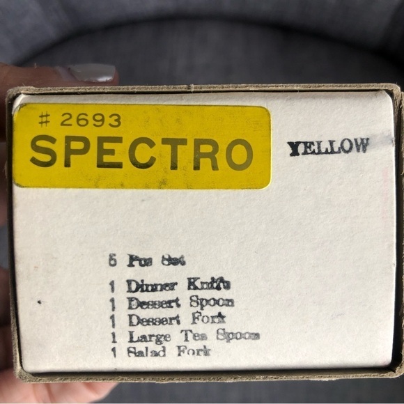 Supreme Cutlery set of 4 yellow mid modern century style - Picture 5 of 8